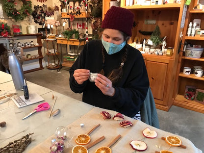 Handcrafted Nature's Best Decorations Workshop